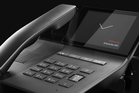 Analoges Telefon mit Displayanzeige digital